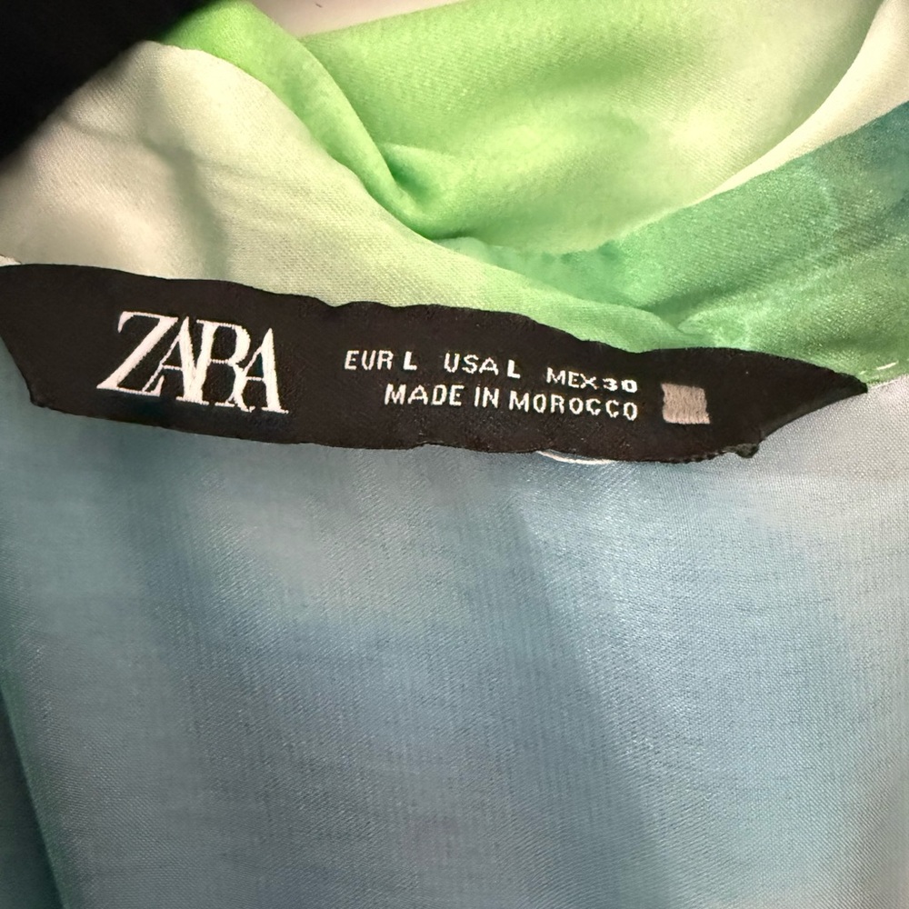 Zara Button-Up Shirt - Picture 2 of 3